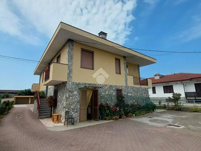 Appartamento bilocale in affitto in CSo Indipendenza, Rivarolo Canavese