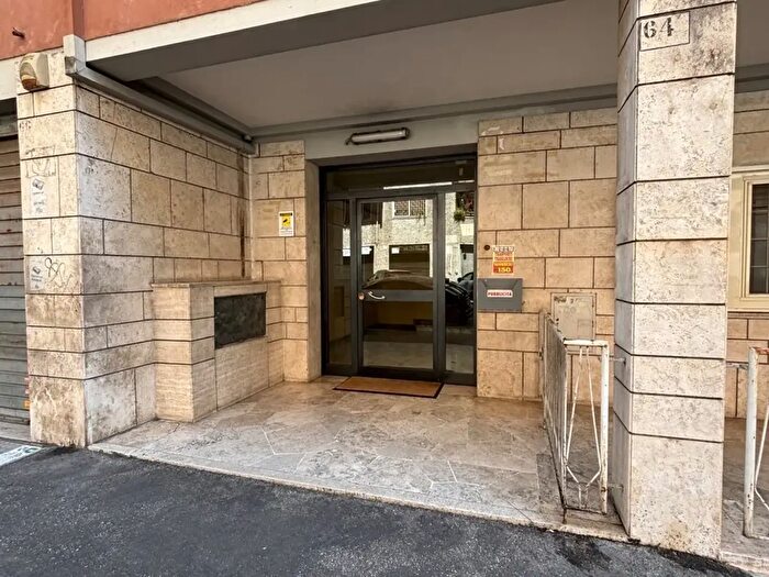 Appartamento bilocale in affitto in Via Valsassina, Roma