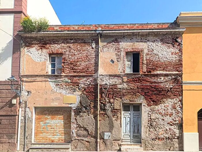 Casa con 7 locali in vendita in Via Vittorio Emanuele II, Oristano