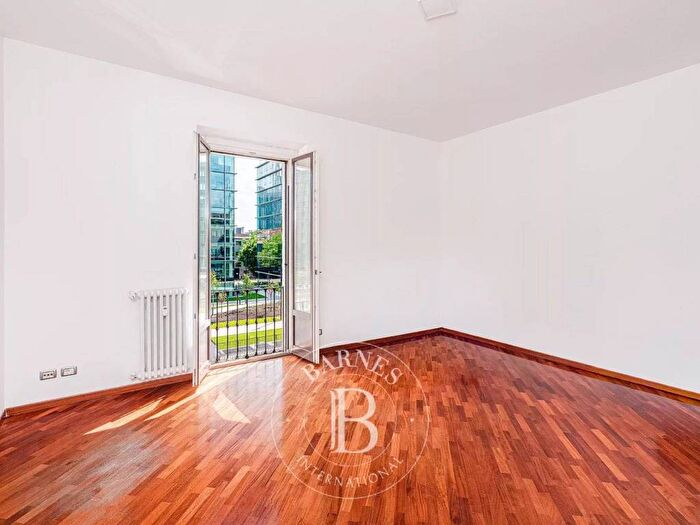 Appartamento trilocale in affitto in Isola, Milano