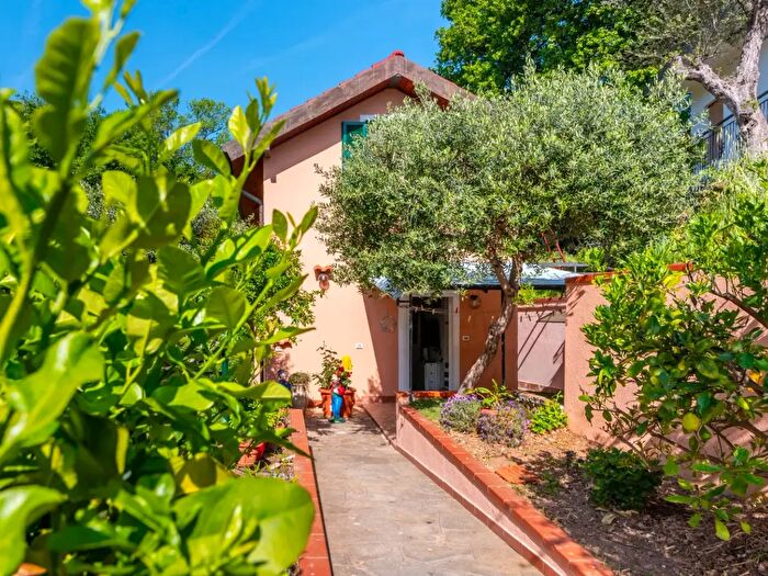 Casa trilocale in vendita in Via Sole E Mare, Ceriale