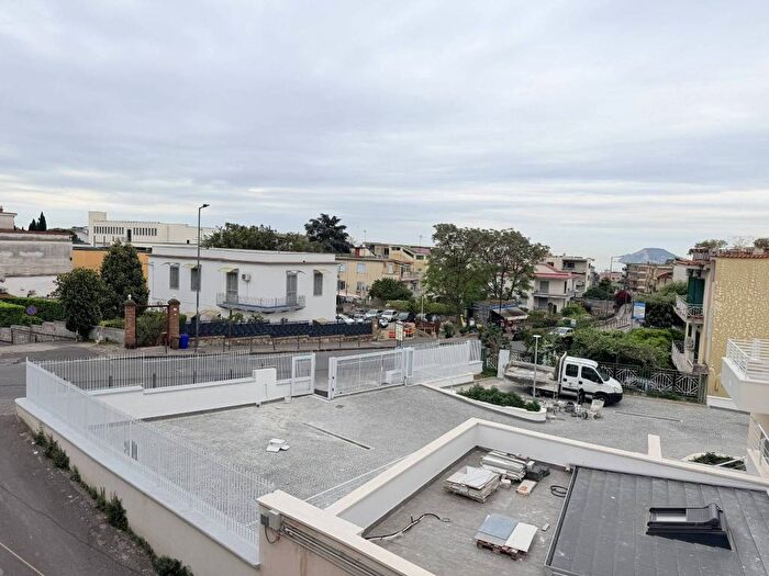 Appartamento bilocale in affitto in Via Solfatara, Pozzuoli Alta, Pozzuoli