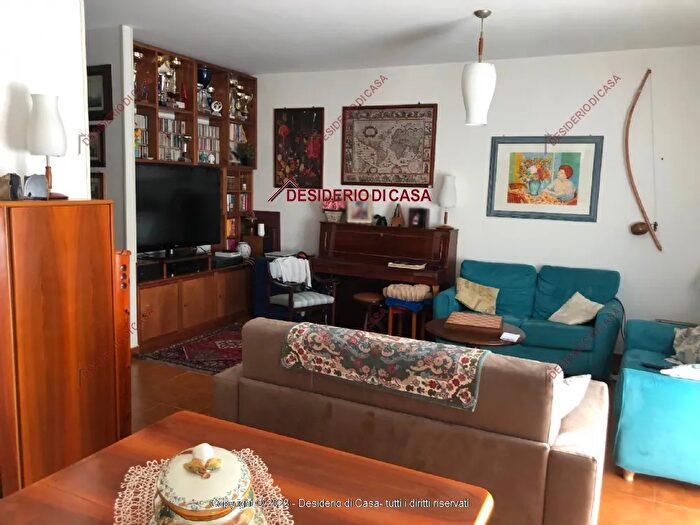 Appartamento trilocale in vendita in Via Bartolomeo Berrettaro Palermo Pa Italia, Palermo