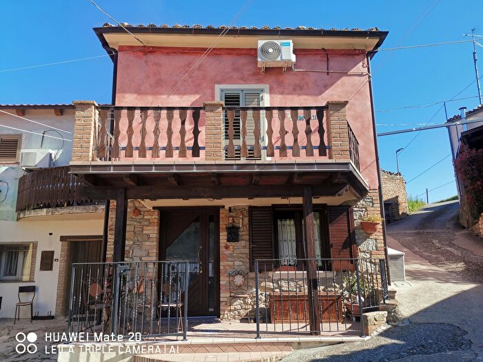 Casa in vendita in Farindola