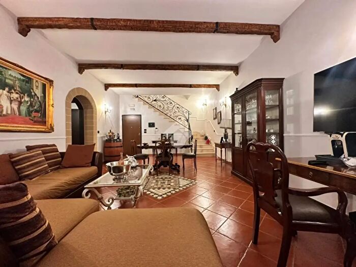 Appartamento con 6 locali in vendita in Via Positano, Cerignola