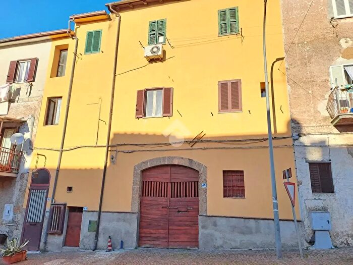 Appartamento trilocale in vendita in Via Roma, Faleria