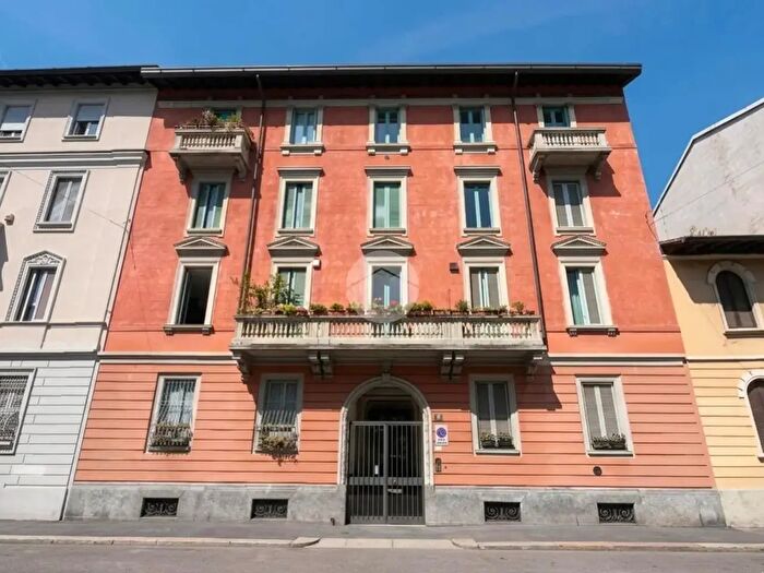 Appartamento trilocale in vendita in Via Camillo Hajech, Milano