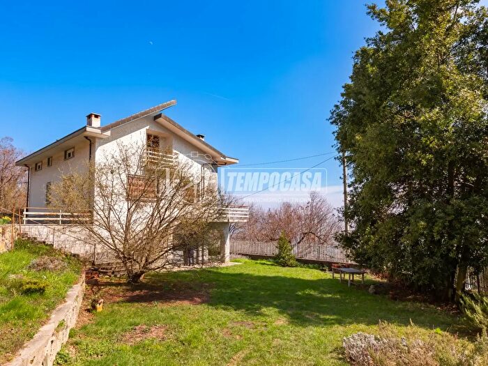 Casa con 6 locali in vendita in Rubiana