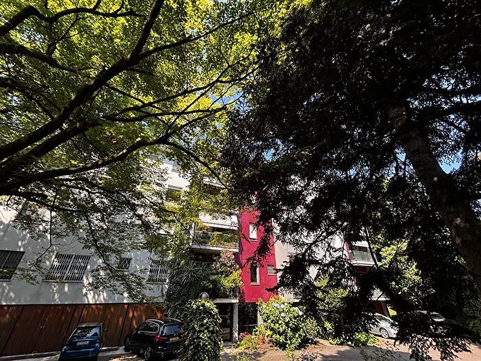 Appartamento trilocale in vendita in Via Stanislao Mancini, Milano