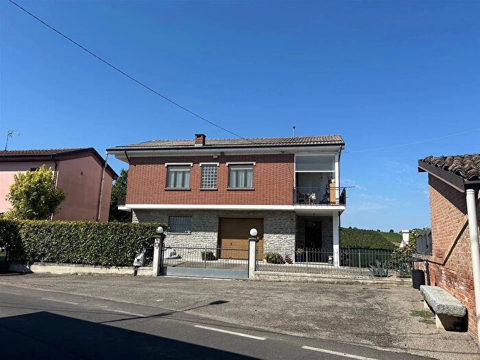 Casa con 5 locali in vendita in Coazzolo Asti, Coazzolo