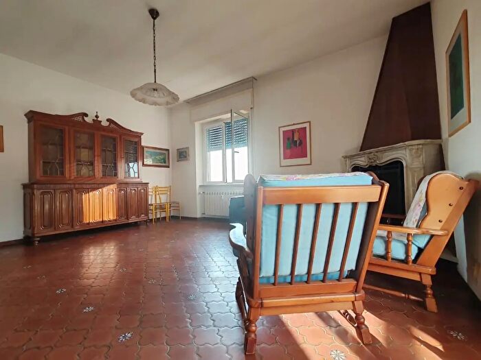 Appartamento quadrilocale in vendita in Massa