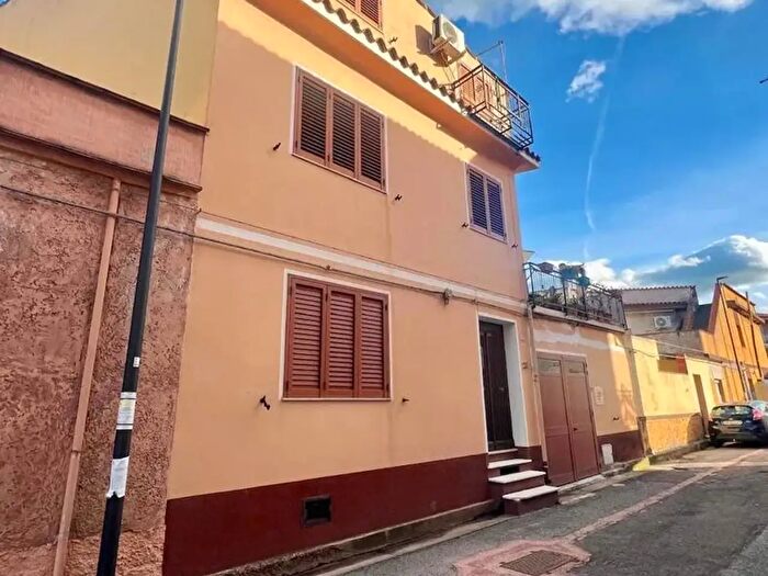 Casa con 8 locali in vendita in Via Milano, San Vito