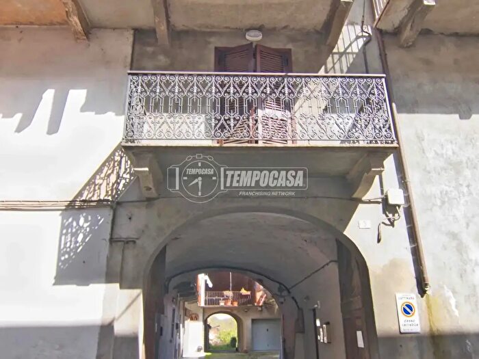 Casa quadrilocale in vendita in Gattinara