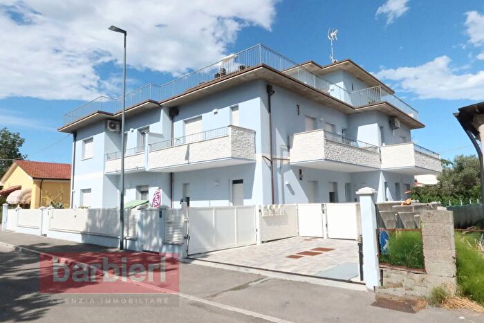 Appartamento trilocale in vendita in Via Goito, Ravenna