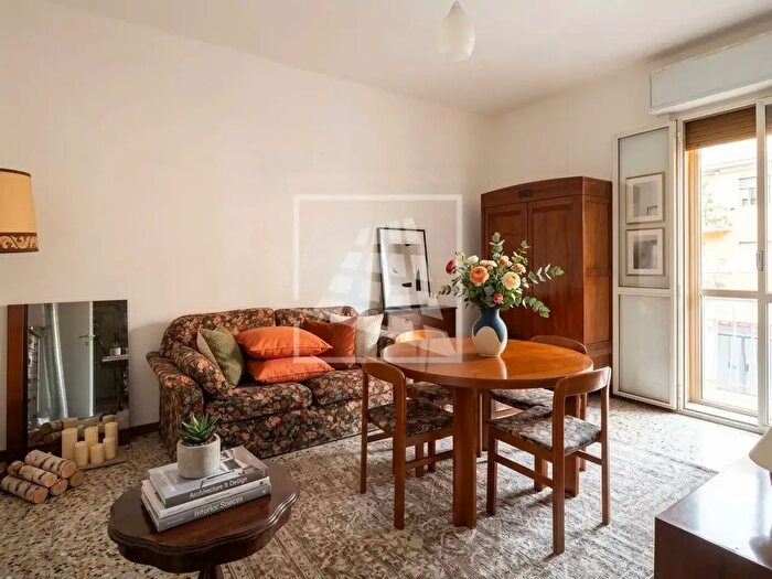 Appartamento trilocale in vendita in Via Benvenuto Cellini, Reggio Emilia