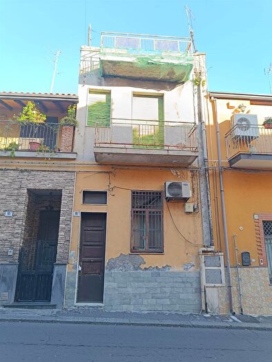 Casa quadrilocale in vendita in Via Pietro Novelli, Catania
