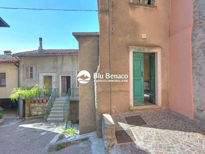 Casa quadrilocale in vendita in Via Porto, Tignale
