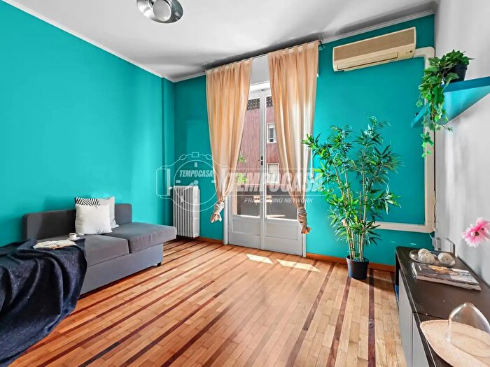 Appartamento trilocale in vendita in Via Marescalchi, Milano