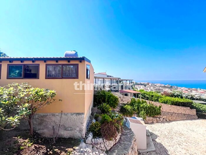 Casa trilocale in vendita in Via Gorghi, Scicli