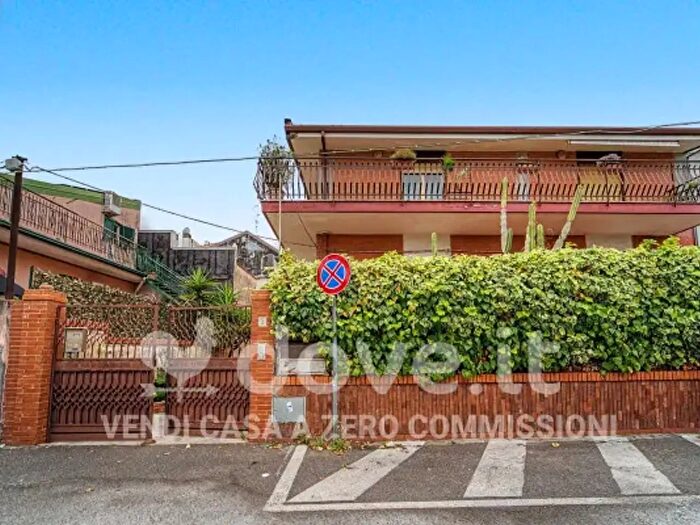 Casa con 6 locali in vendita in Via Enrico Toti, Sant'Agata Li Battiati