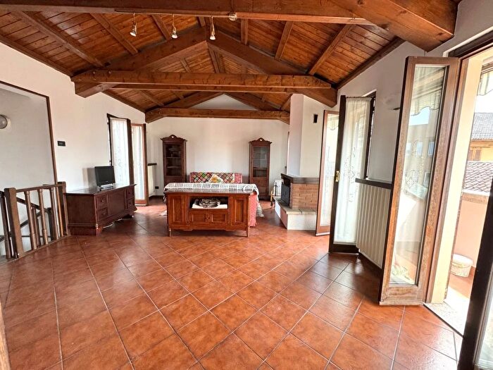 Appartamento con 5 locali in vendita in Via Monte Grappa Gorgonzola, Gorgonzola