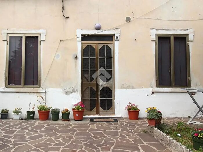 Casa quadrilocale in vendita in Via Trento, Arzignano