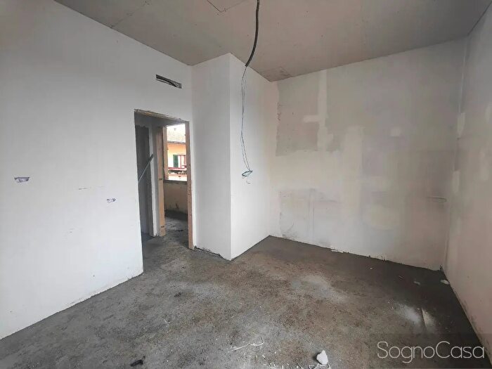 Appartamento trilocale in vendita in Via Ugo Corsi, Firenze