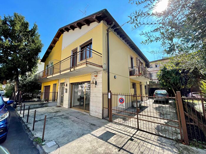 Casa con 7 locali in vendita in Verona