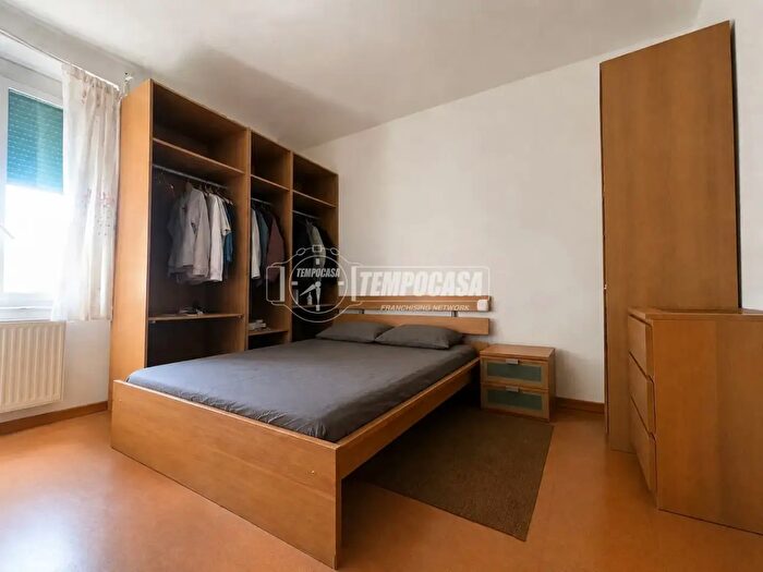Appartamento con 5 locali in vendita in Via Angelo Scaniglia, Genova