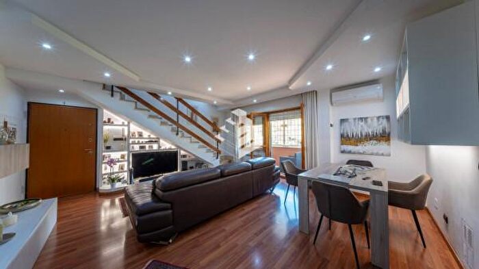 Appartamento trilocale in vendita in Via Carlo Emilio Gadda, Roma