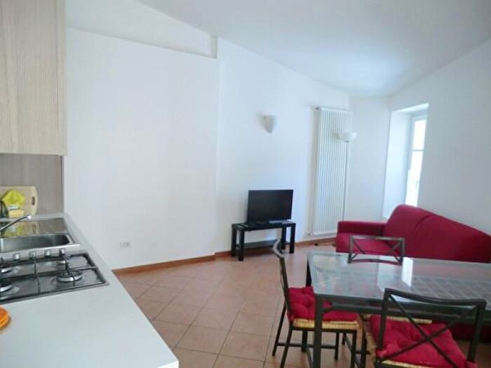 Appartamento bilocale in affitto in Viale Stampa, Gravedona ed Uniti