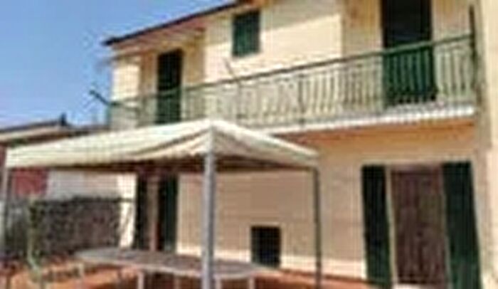 Casa con 11 locali in vendita in Strada Cingoli MC Italia Strada, Cingoli