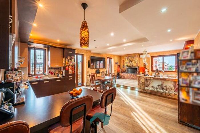 Appartamento trilocale in vendita in Via Giovanni Caproni, Roma