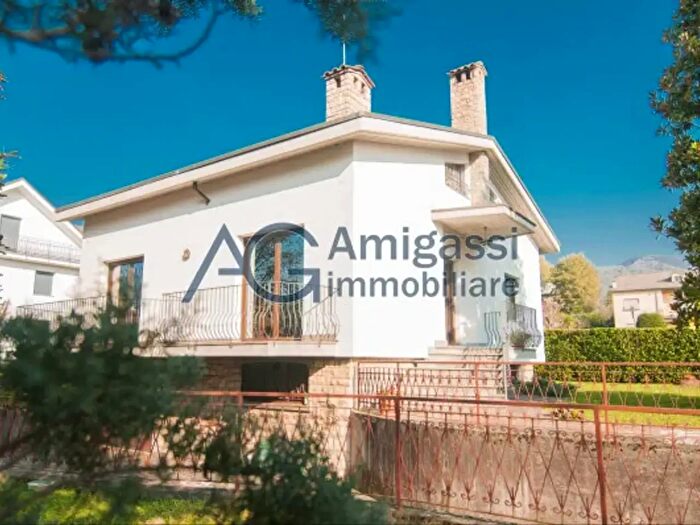 Casa quadrilocale in vendita in Via Don Luigi Sturzo, Villa DAlme