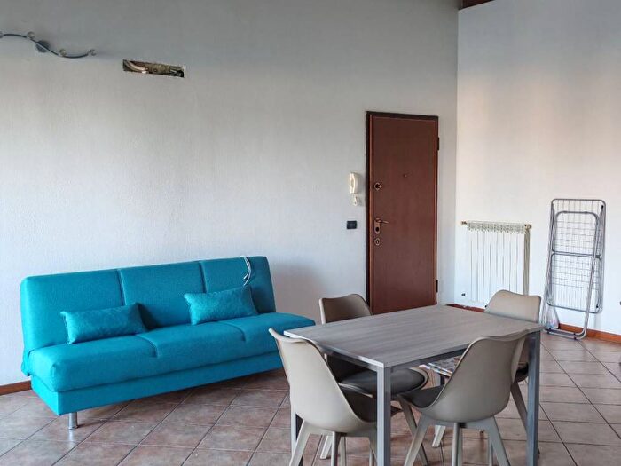 Appartamento trilocale in affitto in Piazza Roma, Centro, Vescovato