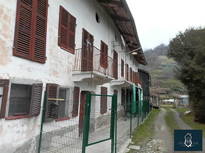 Casa con 8 locali in vendita in Strada San Giuseppe, Casalborgone