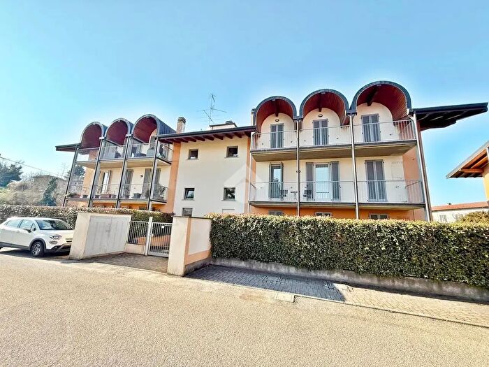 Appartamento bilocale in vendita in Via Golasecca, Sesto Calende