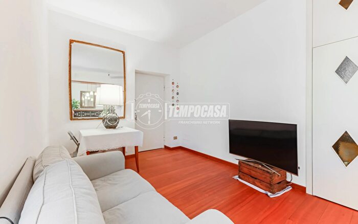 Appartamento trilocale in affitto in Viale Monte Grappa, Milano