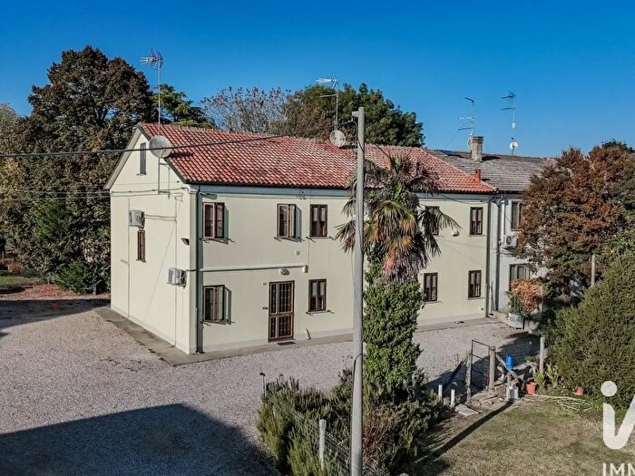 Casa con 5 locali in vendita in Via Signora, Copparo
