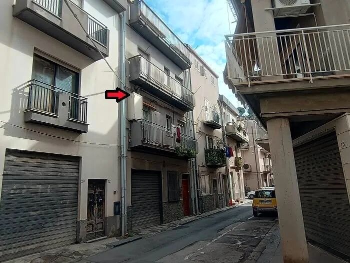 Casa con 9 locali in vendita in Leonforte, Leonforte