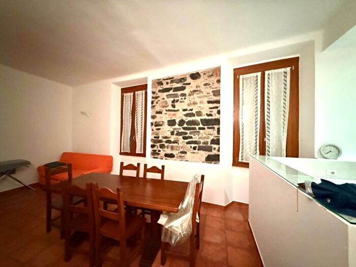 Appartamento trilocale in affitto in Via Carloni, Borghi, Como