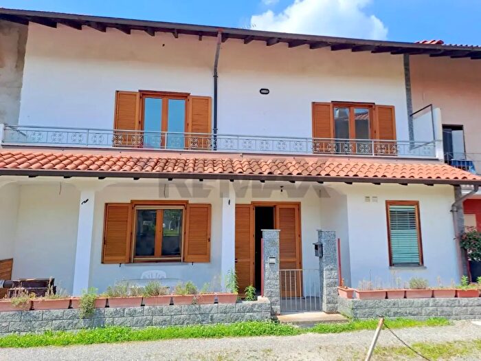 Casa con 5 locali in vendita in Via Baraggia, Castelletto Sopra Ticino