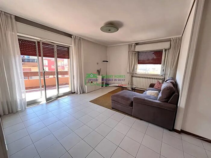 Appartamento con 6 locali in affitto in Via Cechow, Comiso