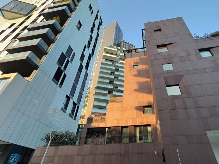 Appartamento quadrilocale in affitto in Via Joe Colombo, Porta Nuova, Milano
