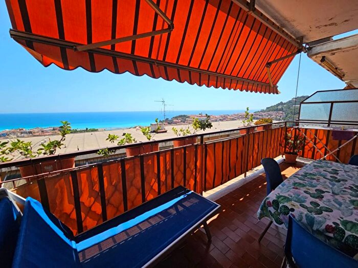 Appartamento trilocale in vendita in Ventimiglia, Camporosso