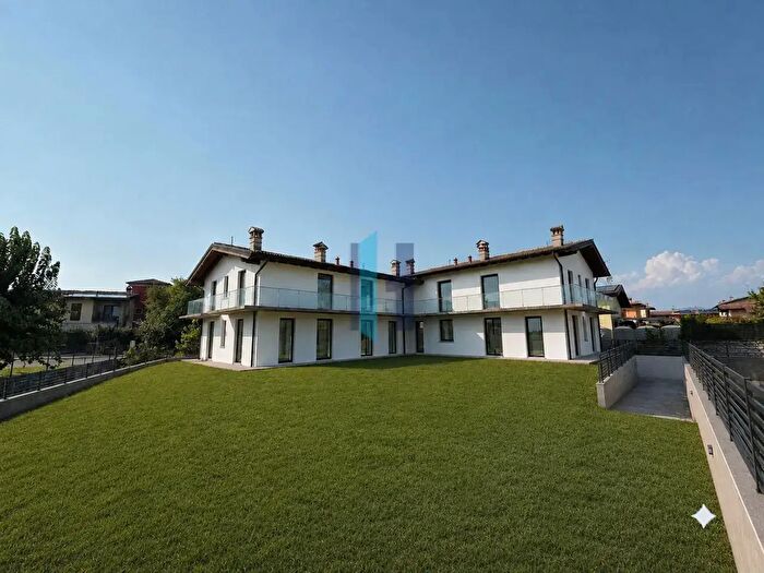 Casa quadrilocale in vendita in Viale Paolo Sesto, Azzano Mella