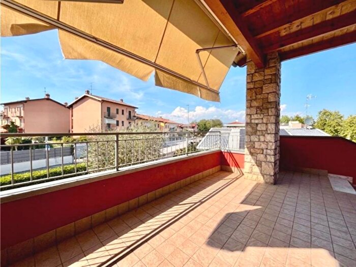 Appartamento trilocale in vendita in Via Venezia, Rivoltella, Desenzano del Garda