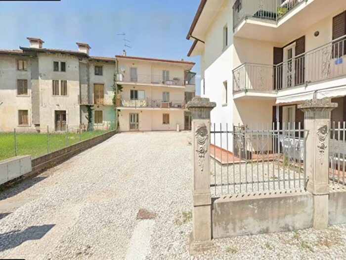 Appartamento trilocale in vendita in Via Giuseppe Verdi, Pozzuolo Del Friuli