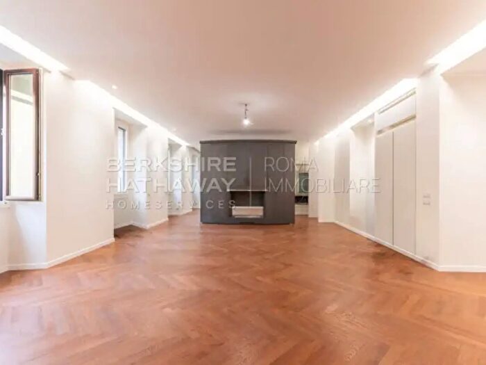 Appartamento con 6 locali in vendita in Piazza Navona, Roma