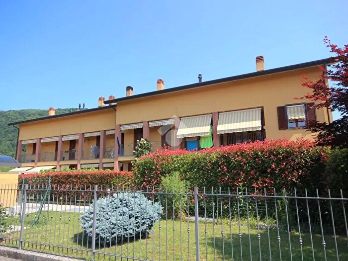 Appartamento trilocale in vendita in Via Don Erminio Casati, Brivio